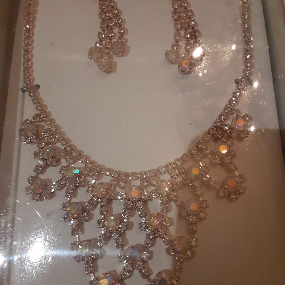 JESSICA MCCLINTOCK Gift boxed Art Deco Necklace and Earring Set, AB Crystal/Gold
